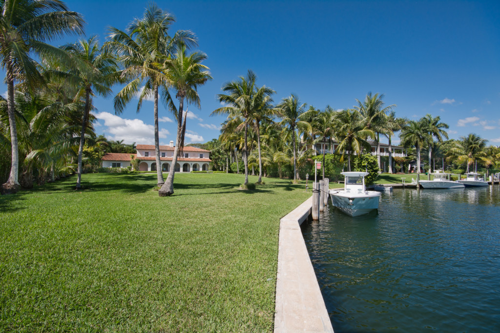 water front luxury home for sale in gavels estates